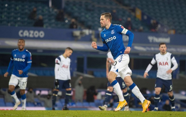 行轨迹更加 行轨迹更加